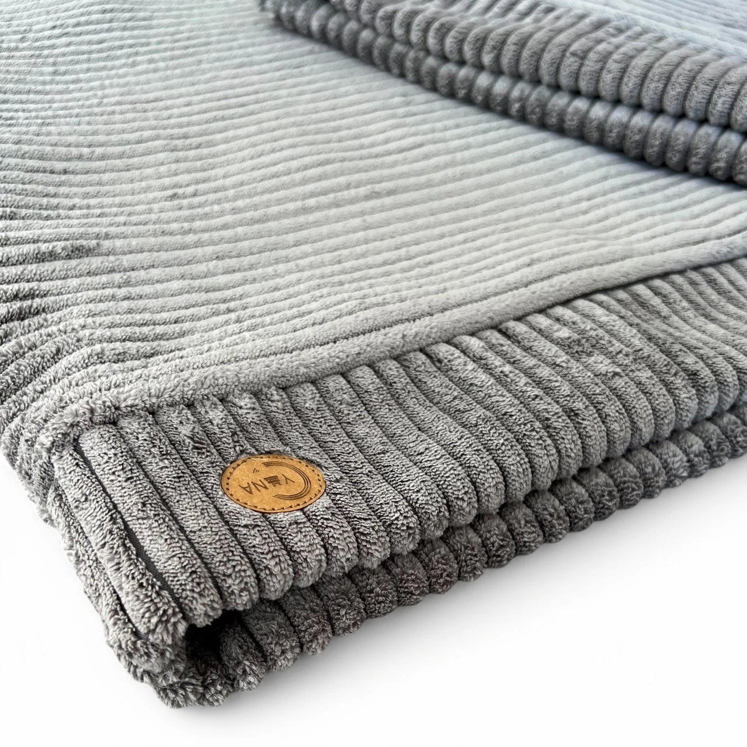 Detailaufnahme Hundeschlafsack aus grauem Breitcord mit Yuna Label