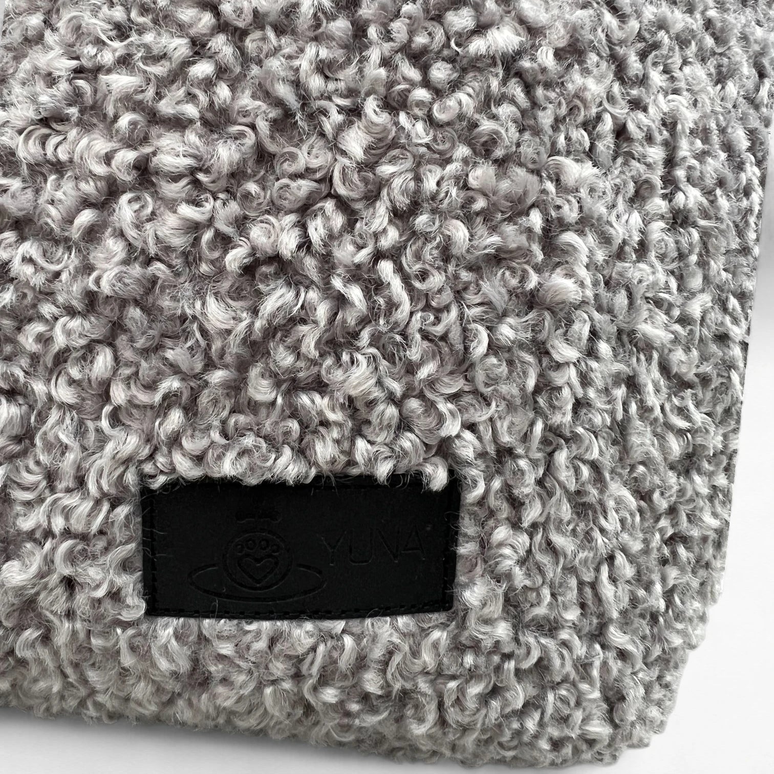 Hundebett Ema | Glamorous Curly Plush