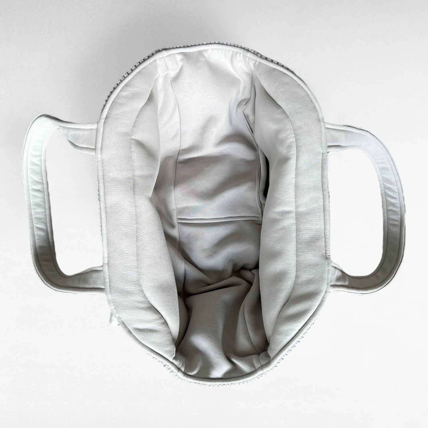 Innenansicht hellgraues Sweatstoff Futter von Hundetransporttasche