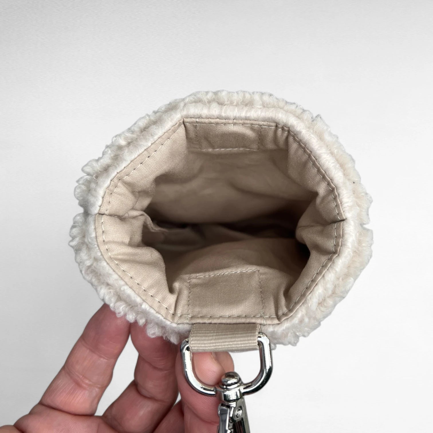 Leckerli/-Kotbeutelspender Toyo | Nordic Teddy