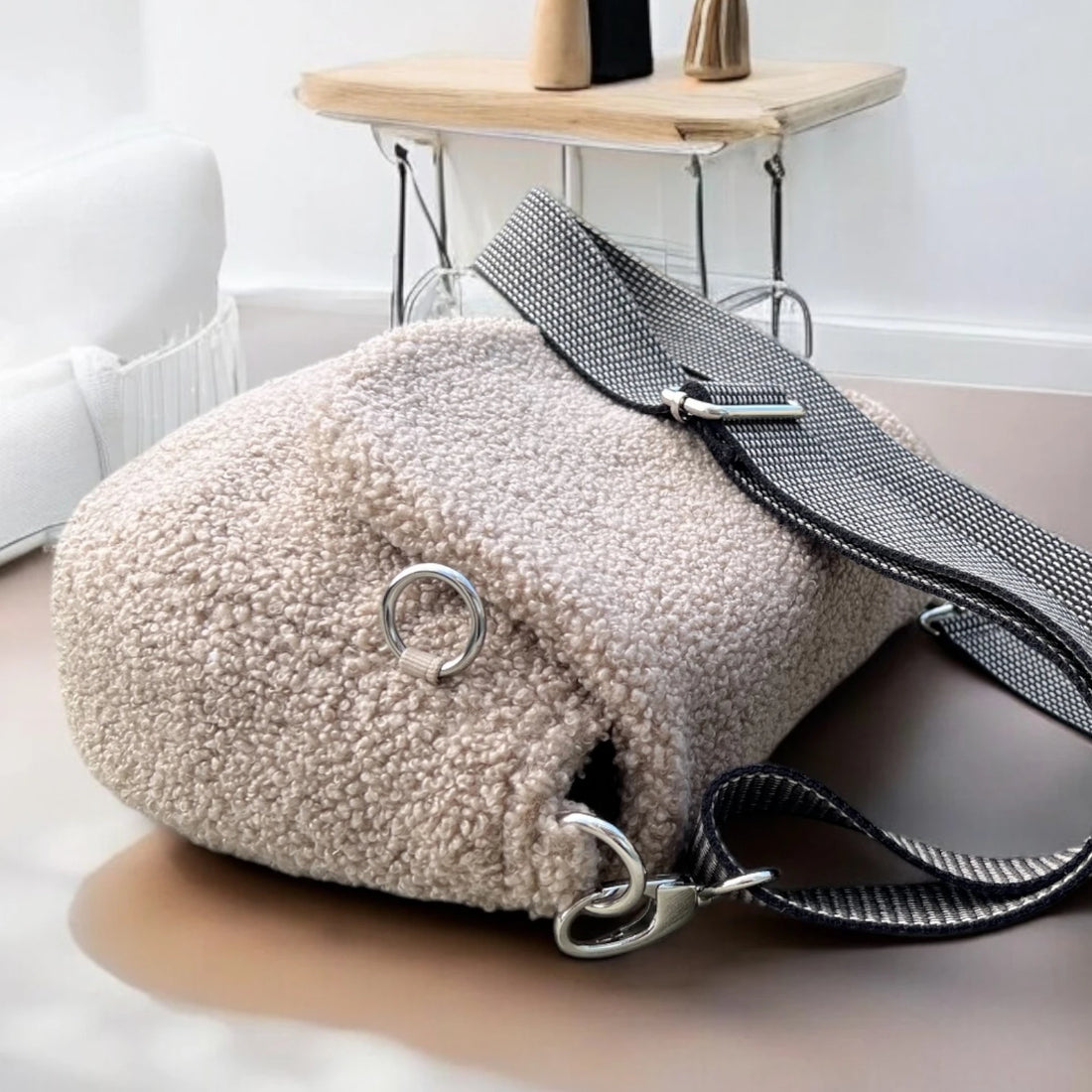 Perfektes Kuschelset | Gassitasche Sai mit Leckerlibeutel und Hundehalstuch | Taupe