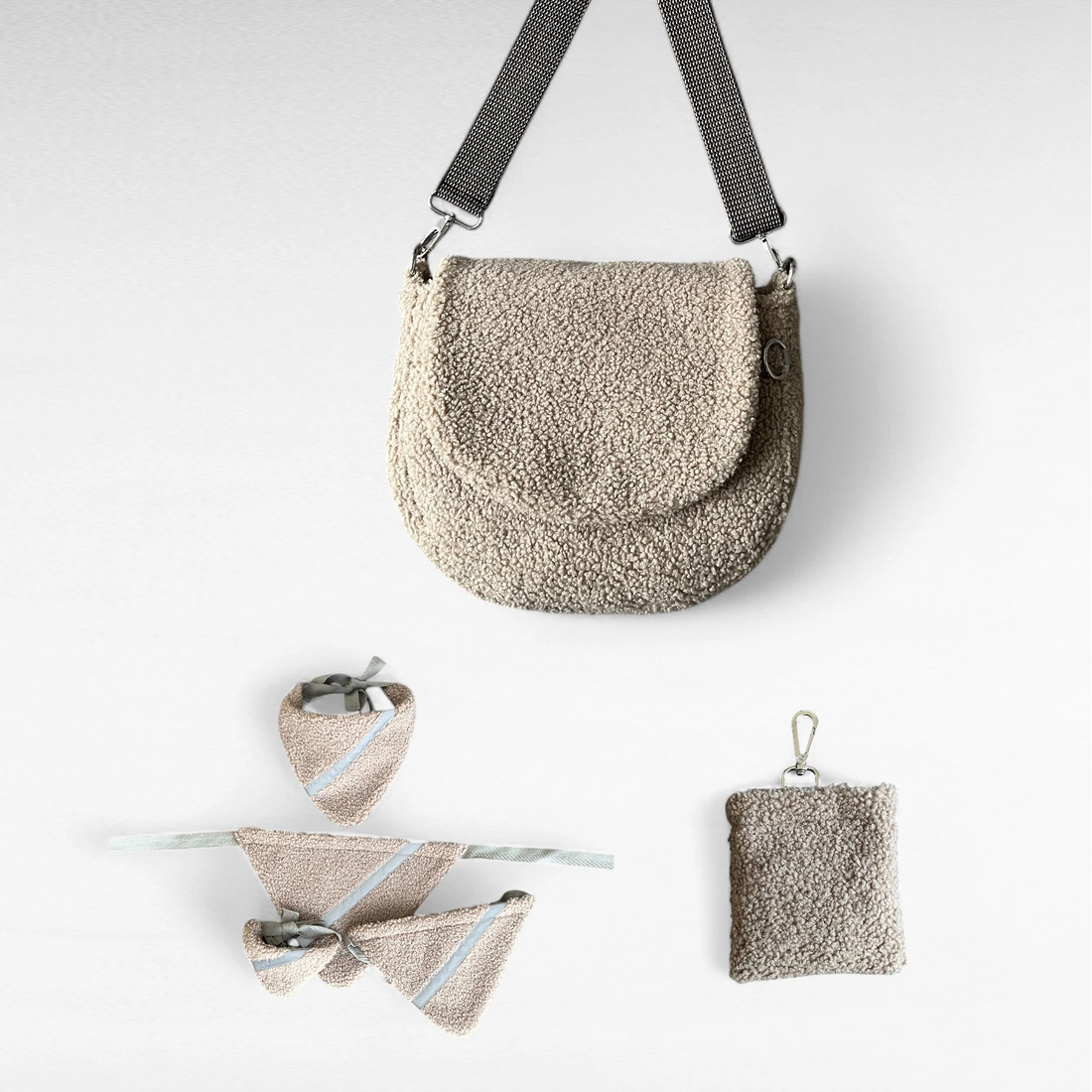 Perfektes Kuschelset | Gassitasche Sai mit Leckerlibeutel und Hundehalstuch | Taupe