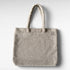 Rechteckiger Shopper aus Teddyfell in taupe mit neutralem Hintergrund