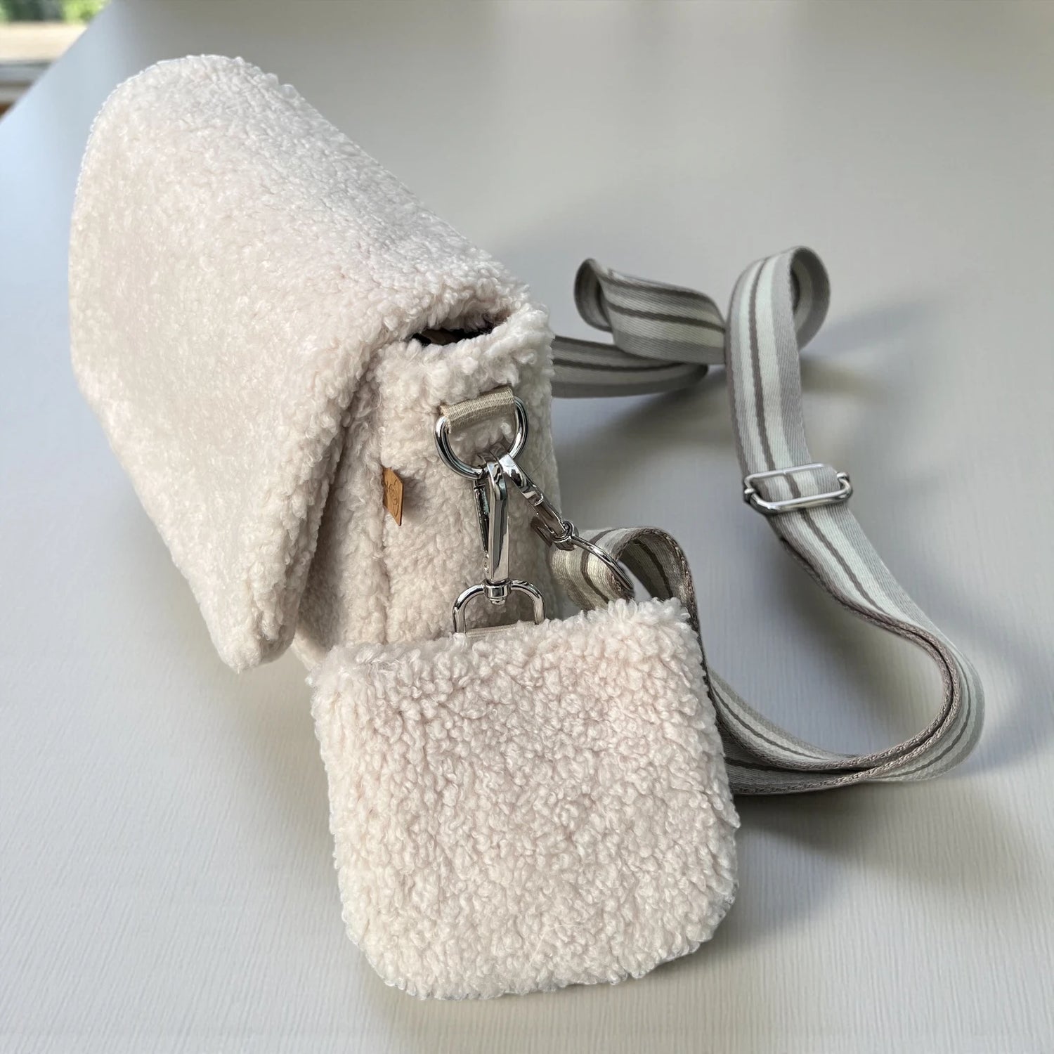 Leckerli/-Kotbeutelspender Toyo | Nordic Teddy