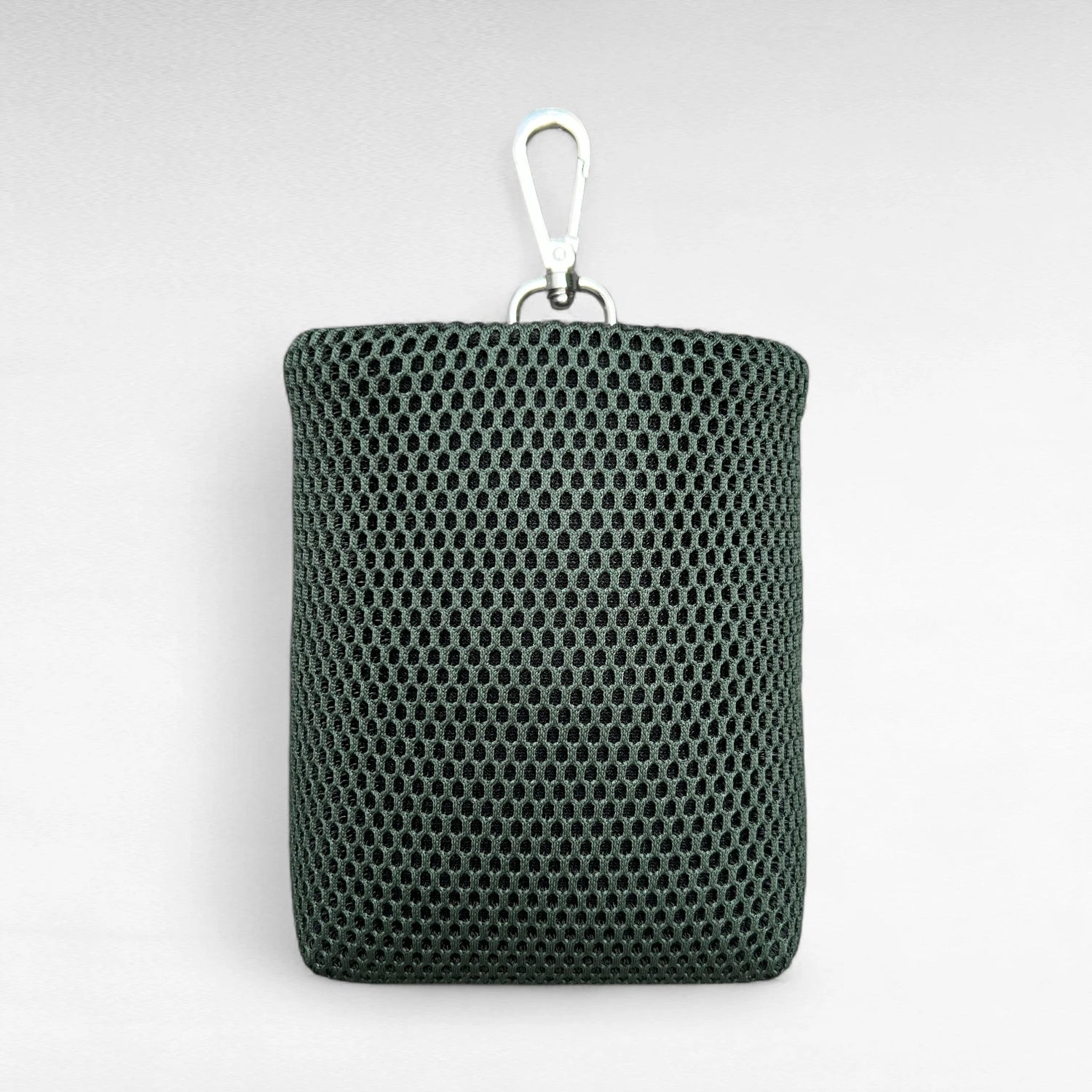 Rechteckiger Leckeribeutel mit Metallkarabiner aus Mesh Material in Farbe grün
