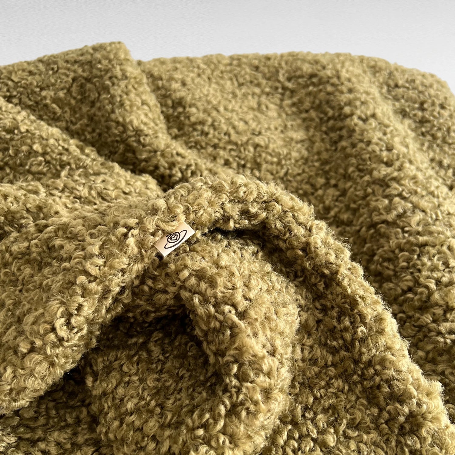 Kuscheldecke Kinu | Glamorous Curly Plush